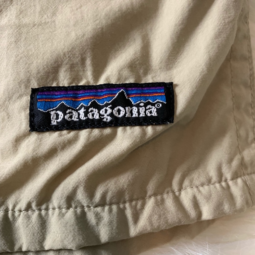 Patagonia Baggies in Khaki Sz Xs Like New - Picture 2 of 7